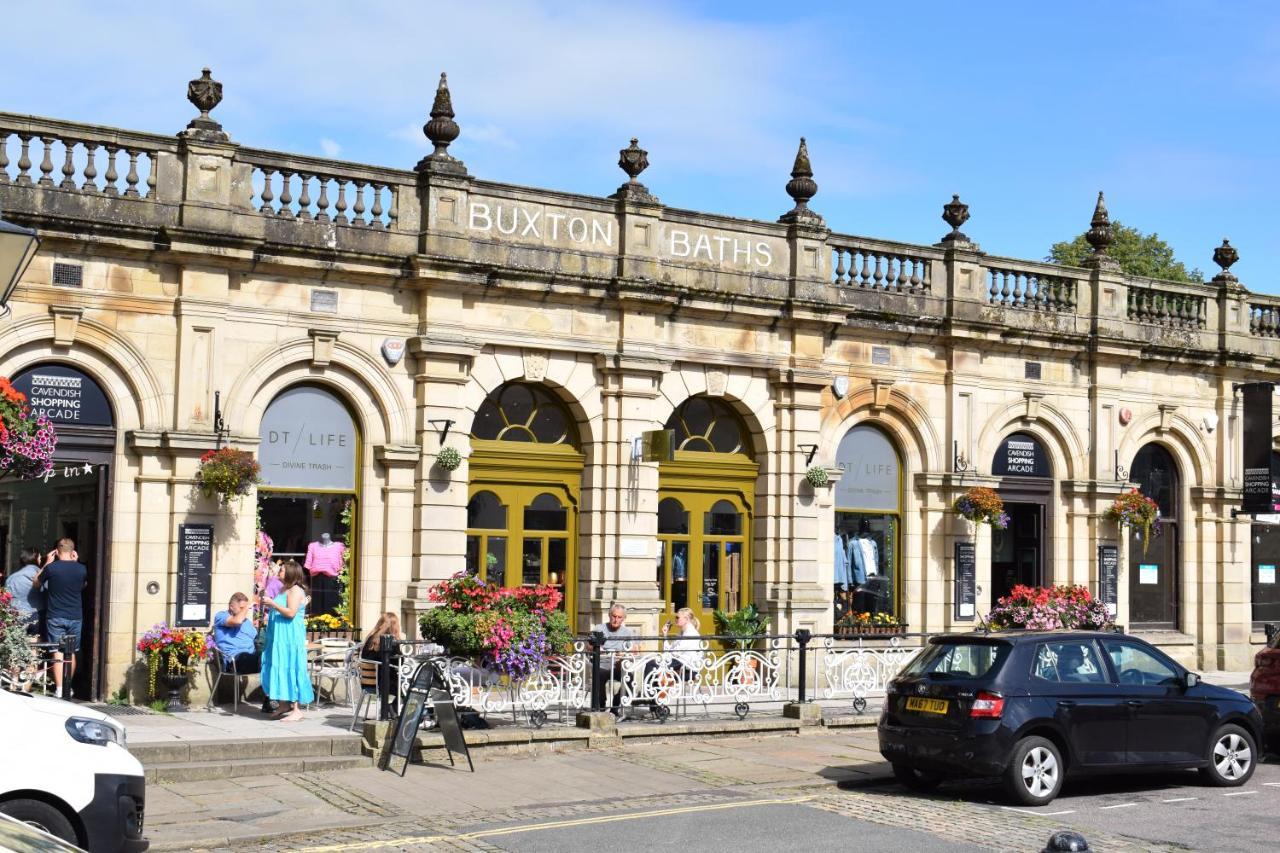 The Buxton Retreat A Luxurious 3-Storey Townhouse With Four Poster Bed And Double Jacuzzi Bath" Exterior photo